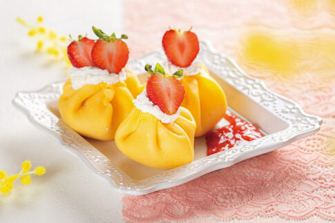 巾着クレープ＆いちごソース